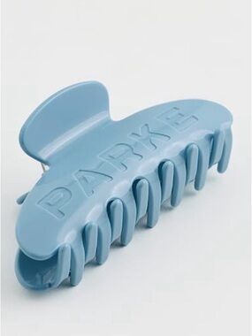 PARKE Frosting Light Blue Claw Clip NWT with Pouch Sold Out
